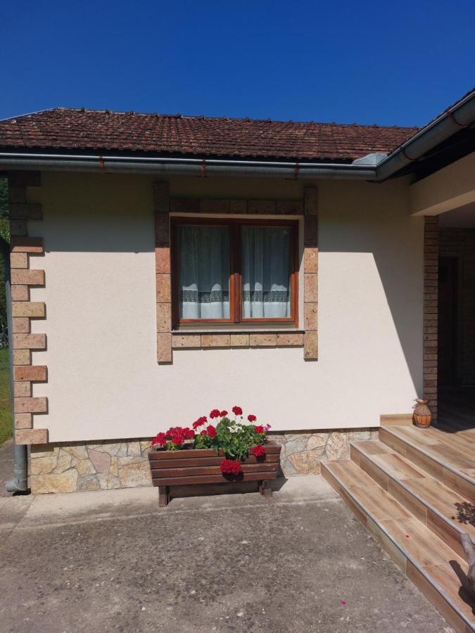 Apartment "Mira" Foca Exterior photo
